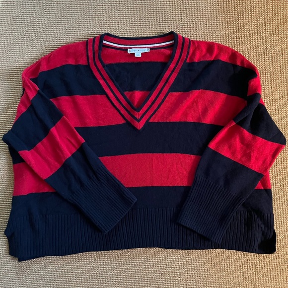 Tommy Hilfiger V Neck Sweater Size Medium - Picture 2 of 6